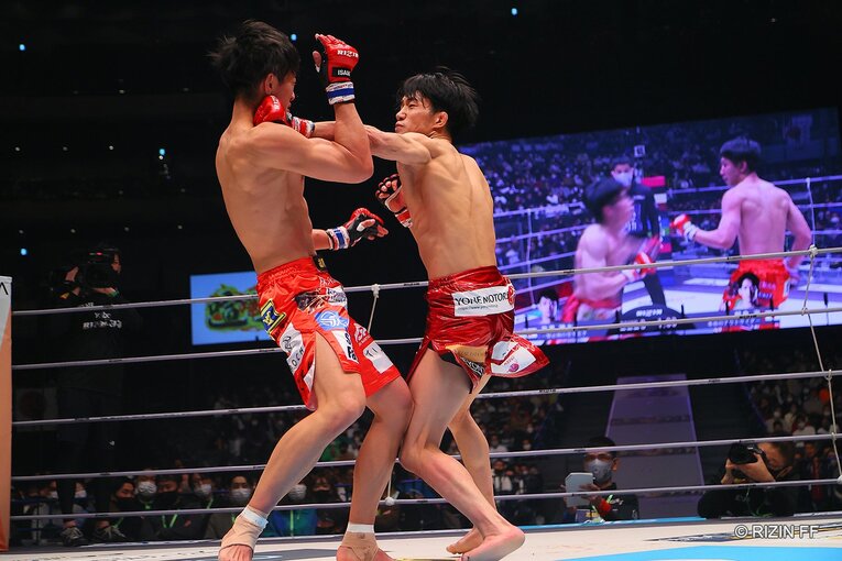 準決勝　朝倉海vs瀧澤謙太　©RIZIN FF