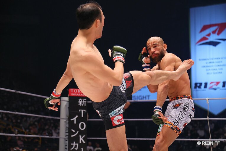 次鋒戦。キム・スーチョルvs.フアン・アーチュレッタ　©RIZIN FF