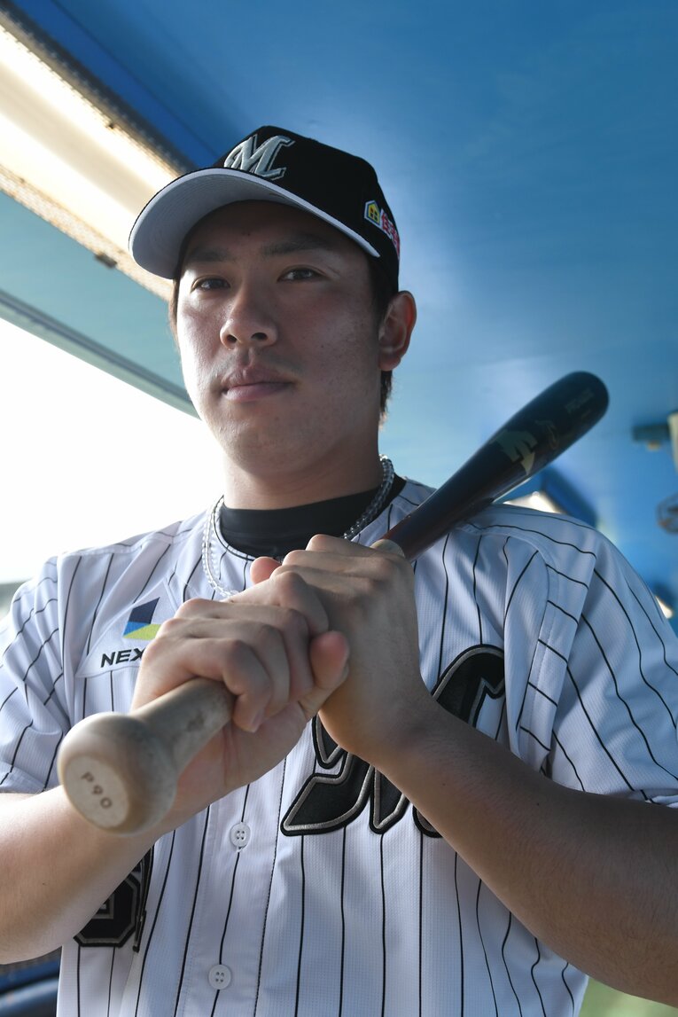 2006年、ロッテから7位指名で入団した角中勝也　©BUNGEISHUNJU