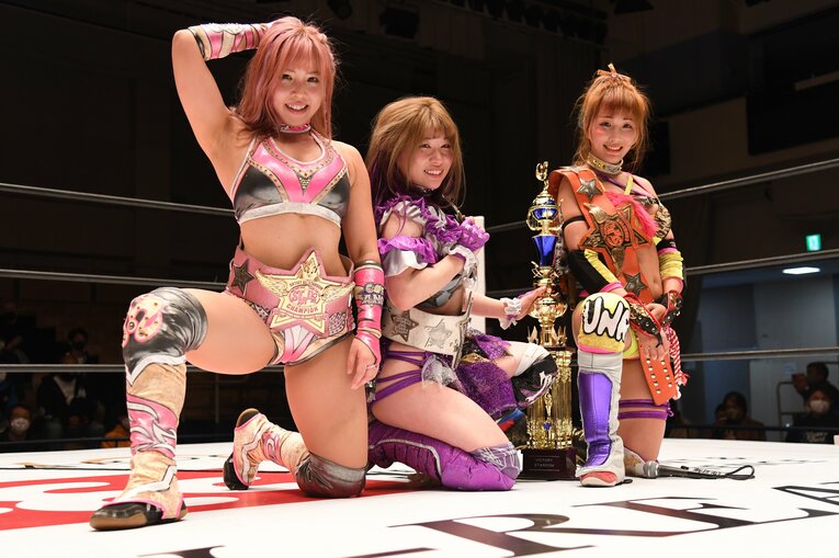 ユニット「コズミックエンジェルズ」はリング内外で注目を集める存在