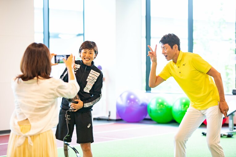 パラトライアスロン秦由加子は「なぜ、あえて義足をなくしたのか」松岡修造が聞いた(6)