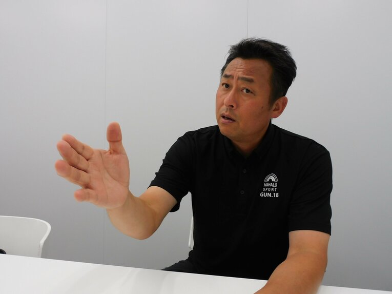 トークのこだわりを力説する岩本勉氏　©︎Haruka Sato