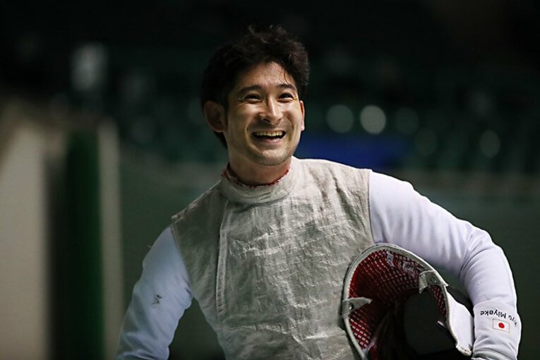 UberEatsの配達員やYouTubeなど、コロナ禍でのポジティブなアクションが目立った三宅。実戦復帰となった全日本選手権男子フルーレでは16歳飯村一輝に敗れ、まさかの初戦敗退を喫したが、東京五輪への情熱は色あせていない　©Yohei Osada/AFLO SPORT