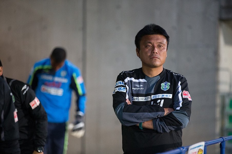 連敗中だが、あえてメンタルを語る。湘南・曹監督の日記に見える希望。<Number Web> photograph by Shonan Bellmare
