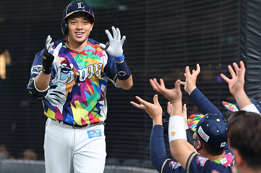 得点圏打率はパ2位、28歳呉念庭はなぜ西武の救世主になれた? 初のオールスター出場は台湾でも話題「毎日、連絡が来ます」<Number Web> photograph by Sankei Shimbun