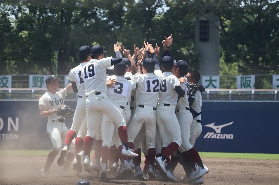 高校野球“酷暑対策のリアル”「関係者が凍ったペットボトルを」夏の甲子園より試合数が多い地方大会観戦後、高野連担当者に見解を聞くと…＜Number Web＞ photograph by JIJI PRESS