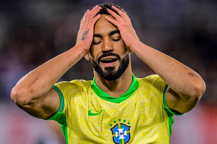 「あの大失態からミス連発だ」日本代表戦で歴史的屈辱のブラジル…ジーコと日本通記者が敗因をズバリ「アンチェロッティは責任を問われる」＜Number Web＞ photograph by AFP/JIJI PRESS