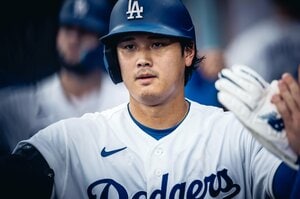 左ひざに水が…大谷翔平32歳の二刀流“最大の懸念”は規定投球回不足でもドジャース2番手捕手ラッシングとの相性でもなく「投打のウエイト」問題では