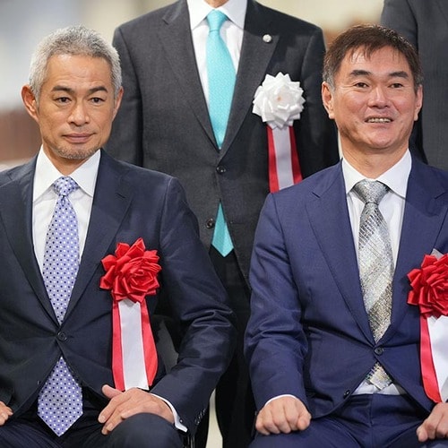 【こういち】前田智徳　2000本安打　記念写真　中国新聞　受注販売 こういち様専用】前田智徳 2000本安打 記念写真 中国新聞 受注販売