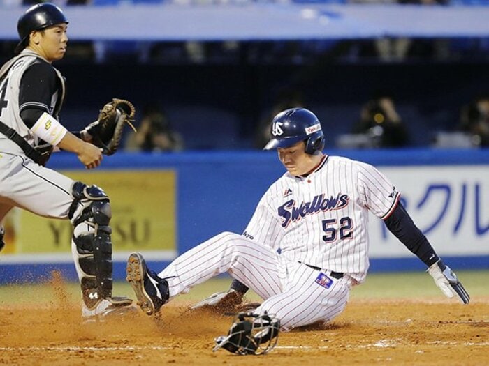 「不動のスタメン捕手」不在の時代。投手が配球の主導権を握るチャンス？＜Number Web＞ photograph by Kyodo News