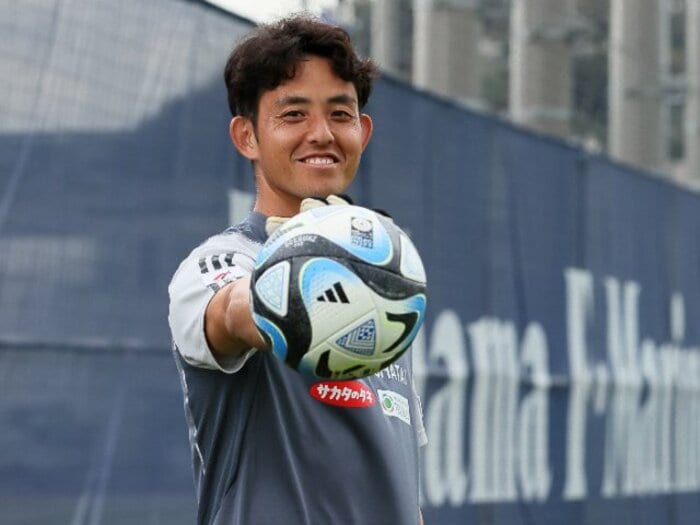 「えっ！ GKなのにドリブル？」飯倉大樹36歳は引退決断のタイミングでなぜF・マリノスに復帰したのか「こんなに俺を好きでいてくれたの？」＜Number Web＞ photograph by Shigeki Yamamoto