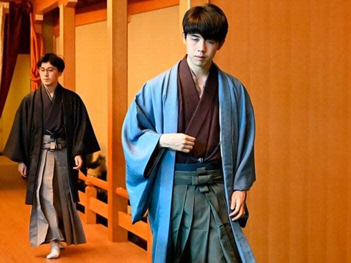 “小学生からライバル”藤井聡太vs伊藤匠「2人で41歳」はタイトル戦最年少…佐藤康光立会人が「えっ、これは事件だ」と竜王戦で驚いたワケ<Number Web> photograph by Keiji Ishikawa