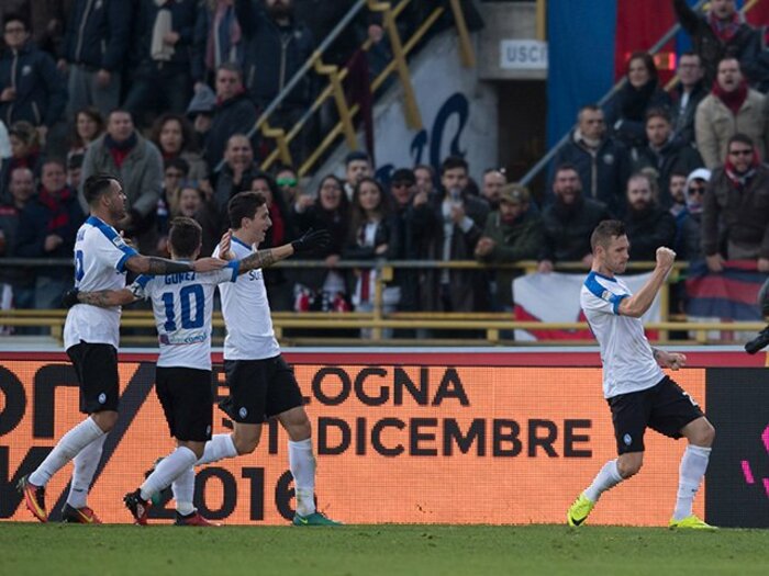 9月以降、最も勝ち点を稼いだのは？セリエの弱小チームに起こった革命。＜Number Web＞ photograph by AFLO