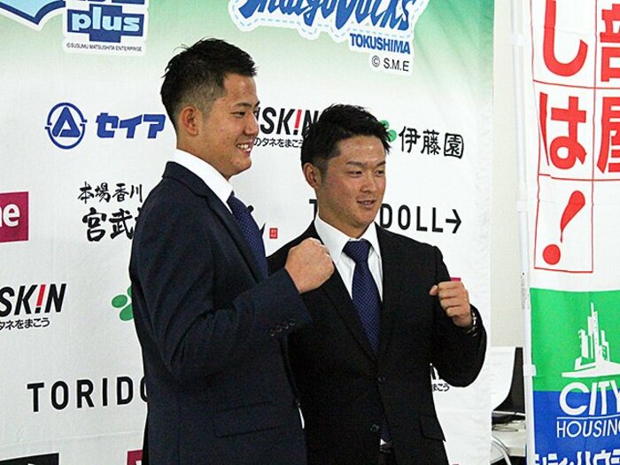 ドラフト会見密着！ 広島ドラ5・行木俊＆巨人育成・戸田懐生は安堵、指名漏れ3人は…独立L徳島の悲喜＜Number Web＞ photograph by Kou Hiroo