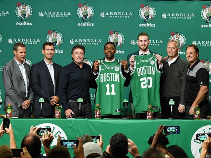NBA新シーズンを前に大型トレード。カイリーが東京で明るかった理由。<Number Web> photograph by Brian Babineau/NBAE via Getty Images
