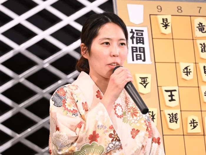「全力を尽くします」一度は受験保留も決断…福間香奈33歳は今度こそ“初の女性将棋棋士”になれるか「A級棋士相手に初勝利」した実力派女流も＜Number Web＞ photograph by Keiji Ishikawa
