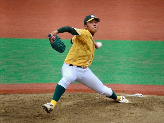 平均球速135キロでもドラフト指名! ロッテ育成4位佐藤奨真の打てそうで打てない幻惑投法<Number Web> photograph by Yu Takagi