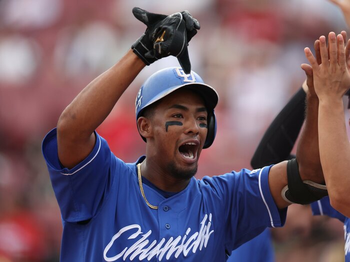 中日「4年連続最下位」危機から脱出なるか…25歳ブライト健太に感じる主砲の気配　思い出される高校時代の“片足ケンケン事件”ってナンだ？＜Number Web＞ photograph by JIJI PRESS