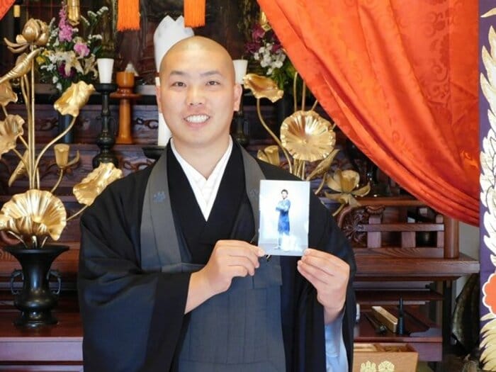 “お坊さん”になった元Jリーガー28歳の挫折人生「なんでジュビロのユニフォームじゃないんだ」トップ昇格を逃し、プロでは大ケガの悲劇<Number Web> photograph by Jun Aida