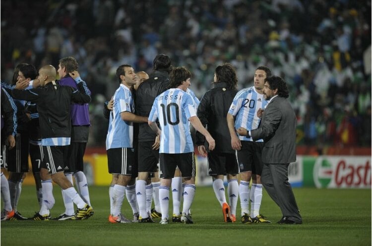 コリンシア　メッシ　バルサ　アルゼンチン メッシが「W杯に出られない怖さ」を感じた日 バルサでの栄光と