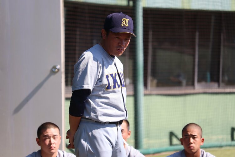 必要以上に劣等感を抱いてしまって…」甲子園で“全国制覇→準優勝”の名門が秋大会敗退で「3季続けて全国不出場」の異例…監督が語ったホンネは？（3／4）  - 高校野球 - Number Web - ナンバー