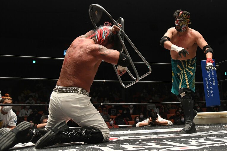 昨年12月25日の夜に後楽園ホールで行われたFREEDOMS。ビオレント・ジャックvs葛西純のデスマッチ