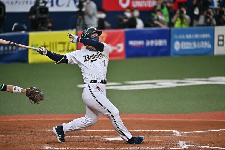 吉田のサヨナラ弾（2／6）　©Hideki Sugiyama