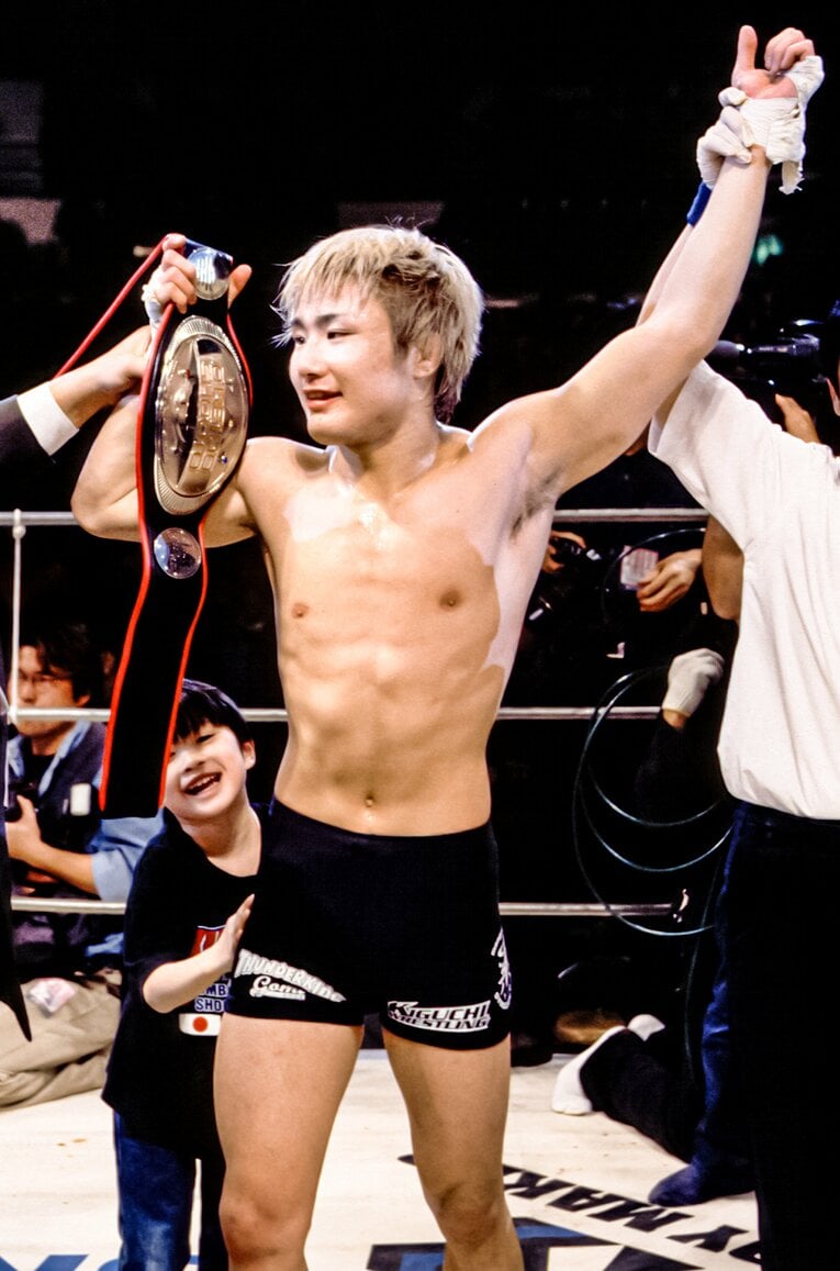 判定3-0の完勝でデビューからの連勝を伸ばし、修斗ウェルター級王者に輝いた