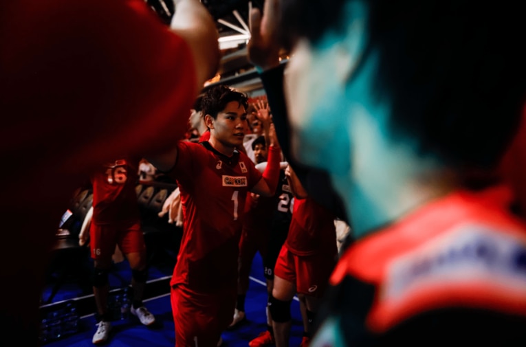 「試合に出るには西田有志と勝負しないといけない」バレー宮浦健人（23歳）が覚悟の海外挑戦…控えめな性格に変化？ 早稲田時代から20キロ増(8)