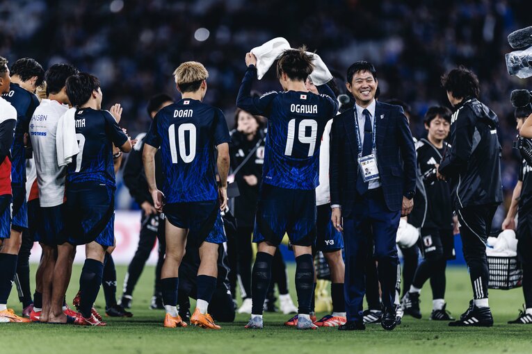 【計30枚超：“テレビに映らない”日本代表ブラジル戦歴史的初勝利】ニッコニコの森保監督…写真はまだまだ続きます　©Kiichi Matsumoto