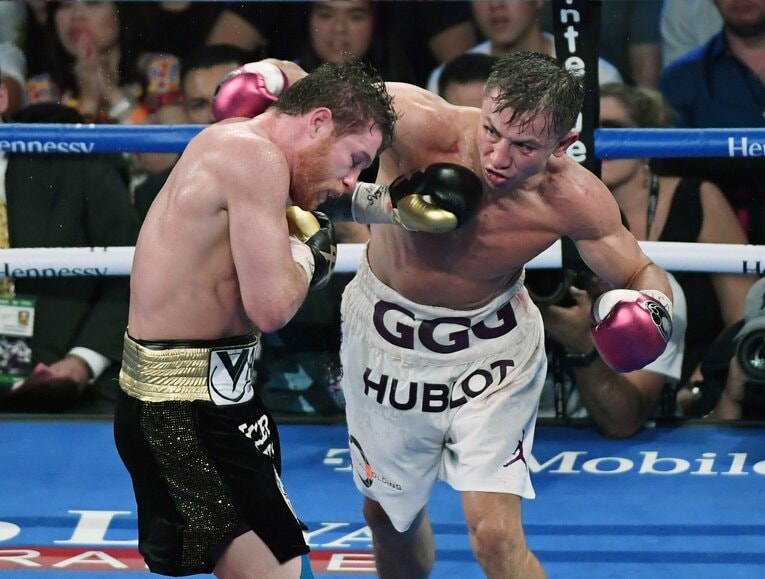 2018年9月、サウル・アルバレスに自慢の豪腕を振るうゲンナジー・ゴロフキン　©Getty Images