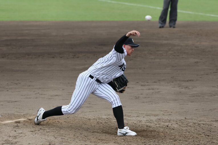 広島2位、亜細亜大の齊藤のピッチングフォーム（５／５）　©︎Shigeki Yamamoto