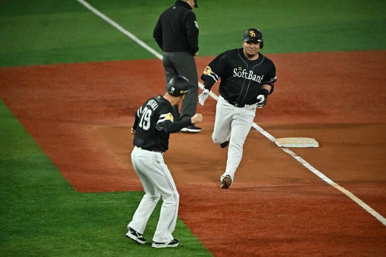 日本シリーズ第2戦、9回に豪快な同点ホームランを放った山川穂高（全6枚の4枚目）　©️Hideki Sugiyama