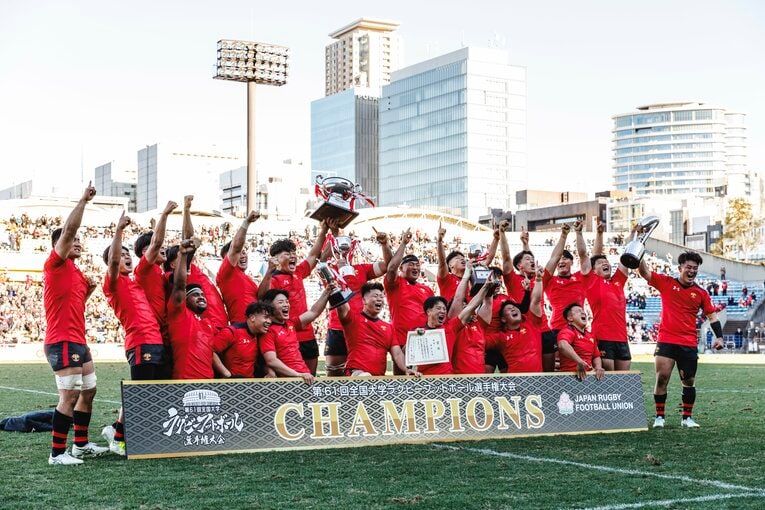 大学選手権の決勝では対抗戦で敗れた早大に雪辱を果たし4連覇を達成　©Kiichi Matsumoto