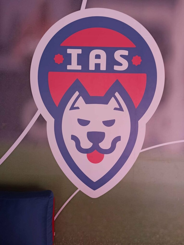 アルコのロゴは「忠犬」だ