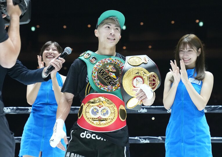 試合後、リング上で行われたインタビュー　©Naoki Fukuda