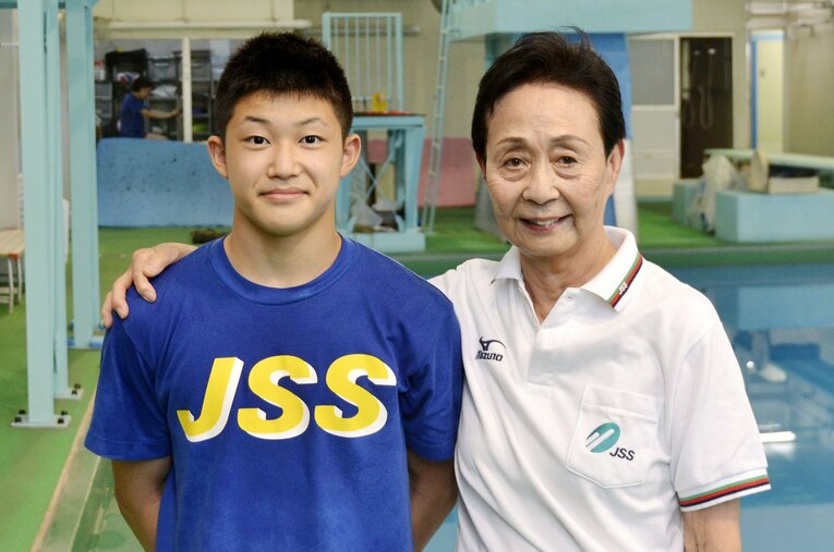 パリ五輪で銀メダルを獲得した玉井陸斗と馬淵かの子さん ／ photograph by KYODO