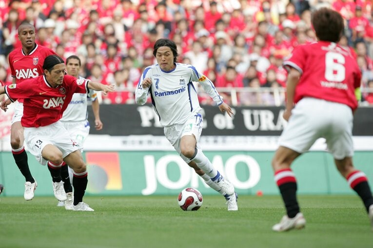 2007年は全試合フル出場を果たしている遠藤保仁　©松園多聞