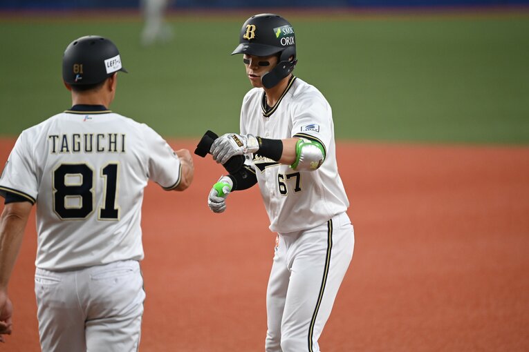 タイムリーを放った中川圭　©︎Naoya Sanuki
