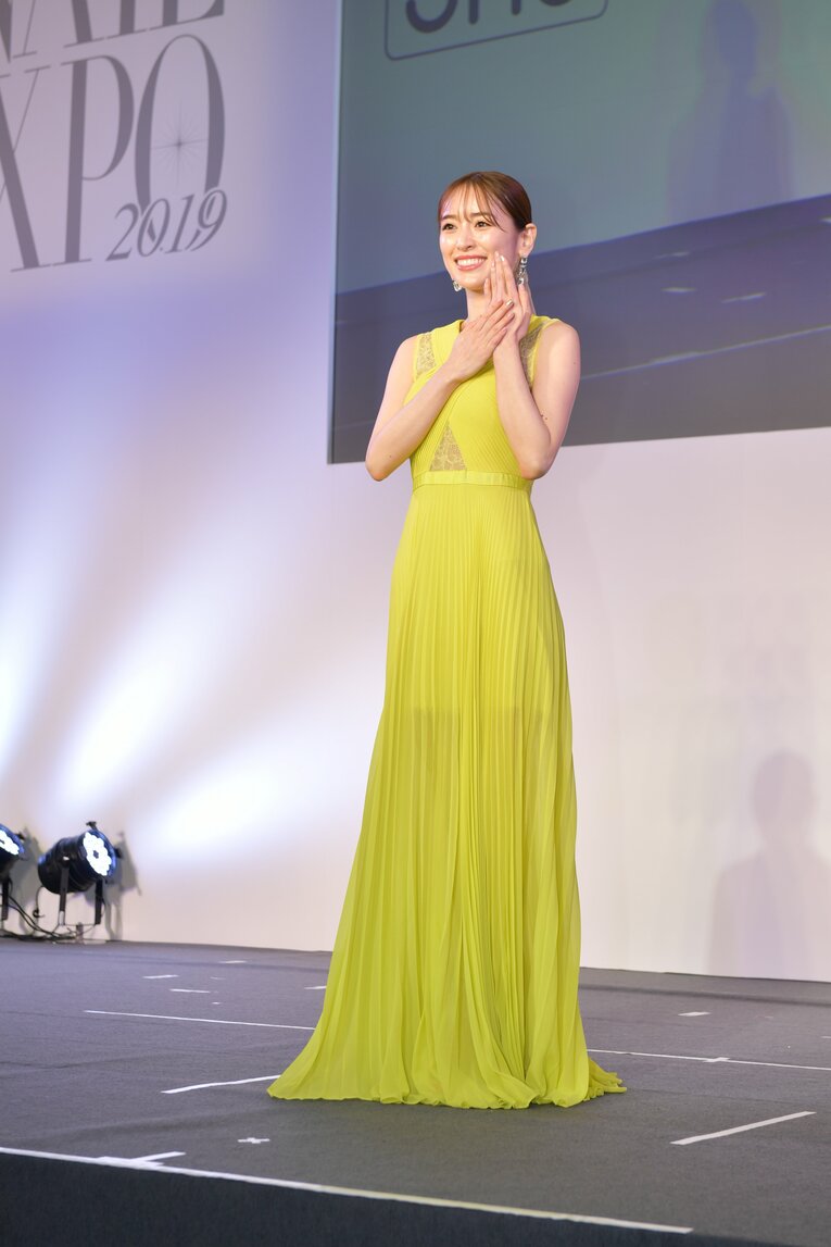 谷口の妻である泉里香（写真は右に続きます）　©Hideki Sugiyama