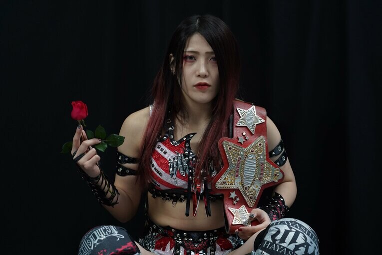 「まあ、元が格好いいので（笑）」赤いベルトが似合う女王・林下詩美が“ビッグダディ越え”宣言「もう父親の存在は気にならない」(26)