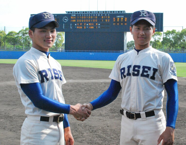 寺島さん（右）と山口さん　©JIJI PRESS