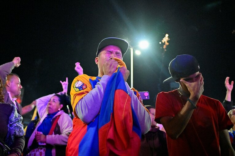 思わず涙…【歓喜のベネズエラ国民】　©AFLO