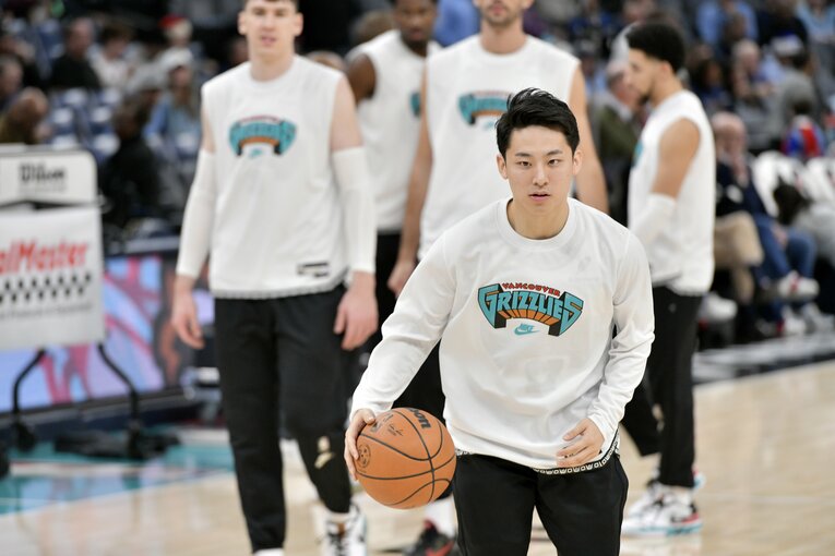 グリズリーズの一員としてNBAデビューを果たしている河村勇輝。傘下のハッスルでは主軸としてプレーしている　©︎AP/AFLO
