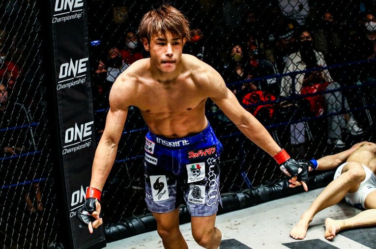 ここまでプロ・アマを通じて全勝という完璧なキャリアを誇る平良達郎。写真は1Rで一本勝ちした2021年3月20日の前田吉朗戦 ／ photograph by Susumu Nagao