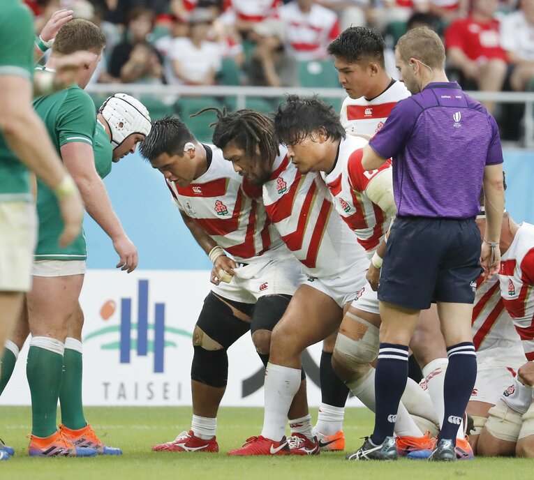 スクラム大国として知られるアイルランド相手に強さを見せつけた　©Kyodo News