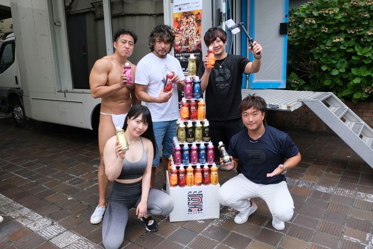 8月24日に行われた「マジックミラー号」での会見