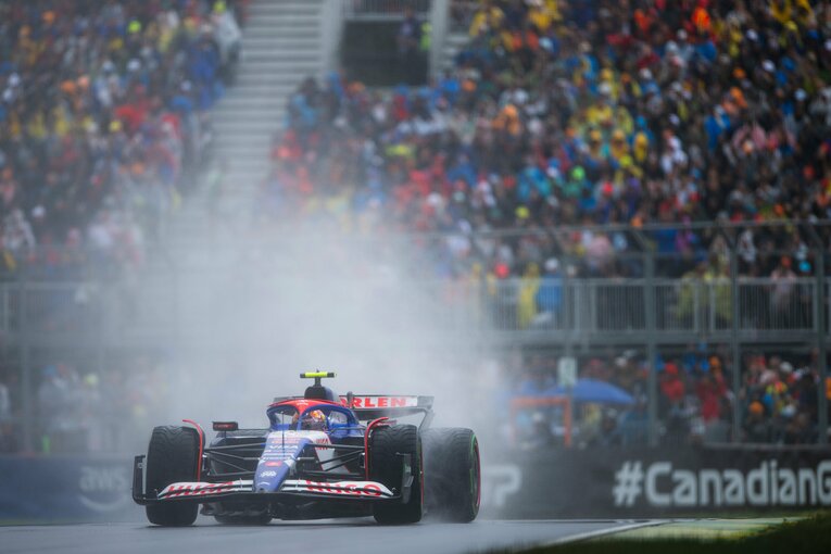 カナダGPでの角田はポイント圏内を走行しながら終盤にスピンを喫し、14位の結果に終わった　©Getty Images / Red Bull Content Pool