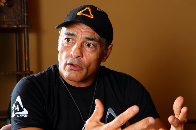 インタビューに応じるヒクソン（2012年）　©Susumu Nagao