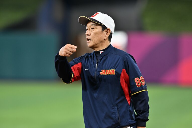 思案を重ねた栗山監督　©︎Naoya Sanuki
